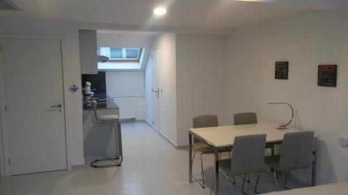Saint-Gilles Aparthotel Midi Residence מראה חיצוני תמונה